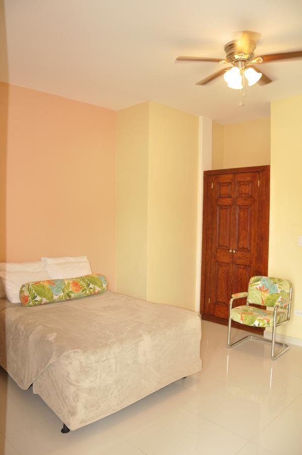 Sams Hotel Port-au-Prince Exterior photo
