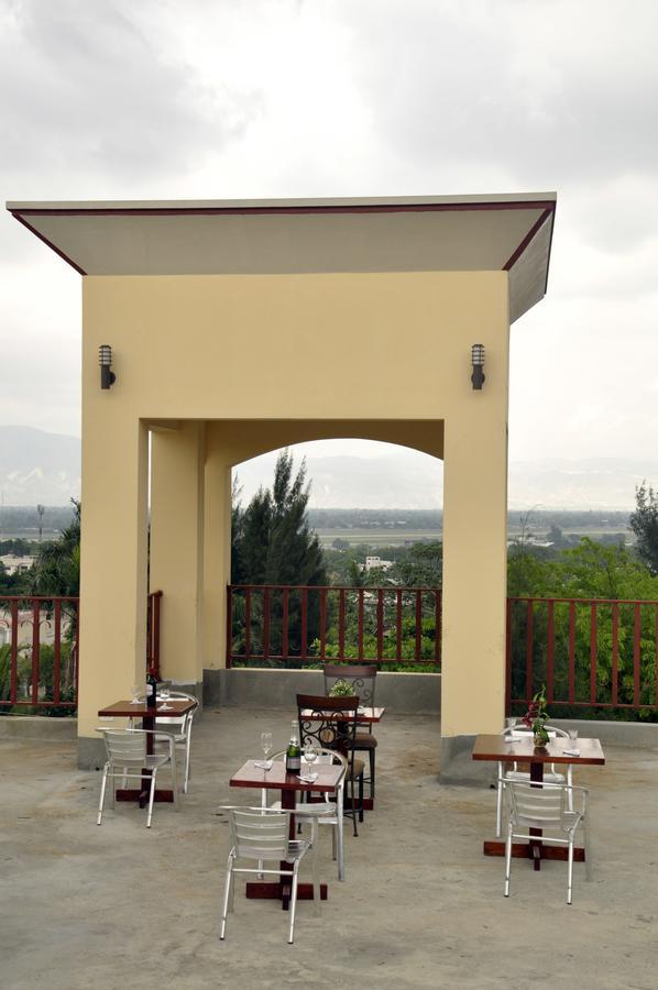Sams Hotel Port-au-Prince Exterior photo